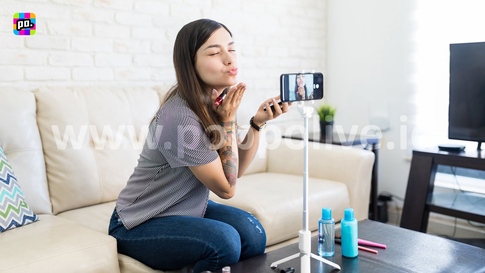 Dengan mengenal star syndrome, bahaya, dan dampaknya dalam dunia live streaming , kita dapat lebih bijak dalam menjalani peran sebagai host.